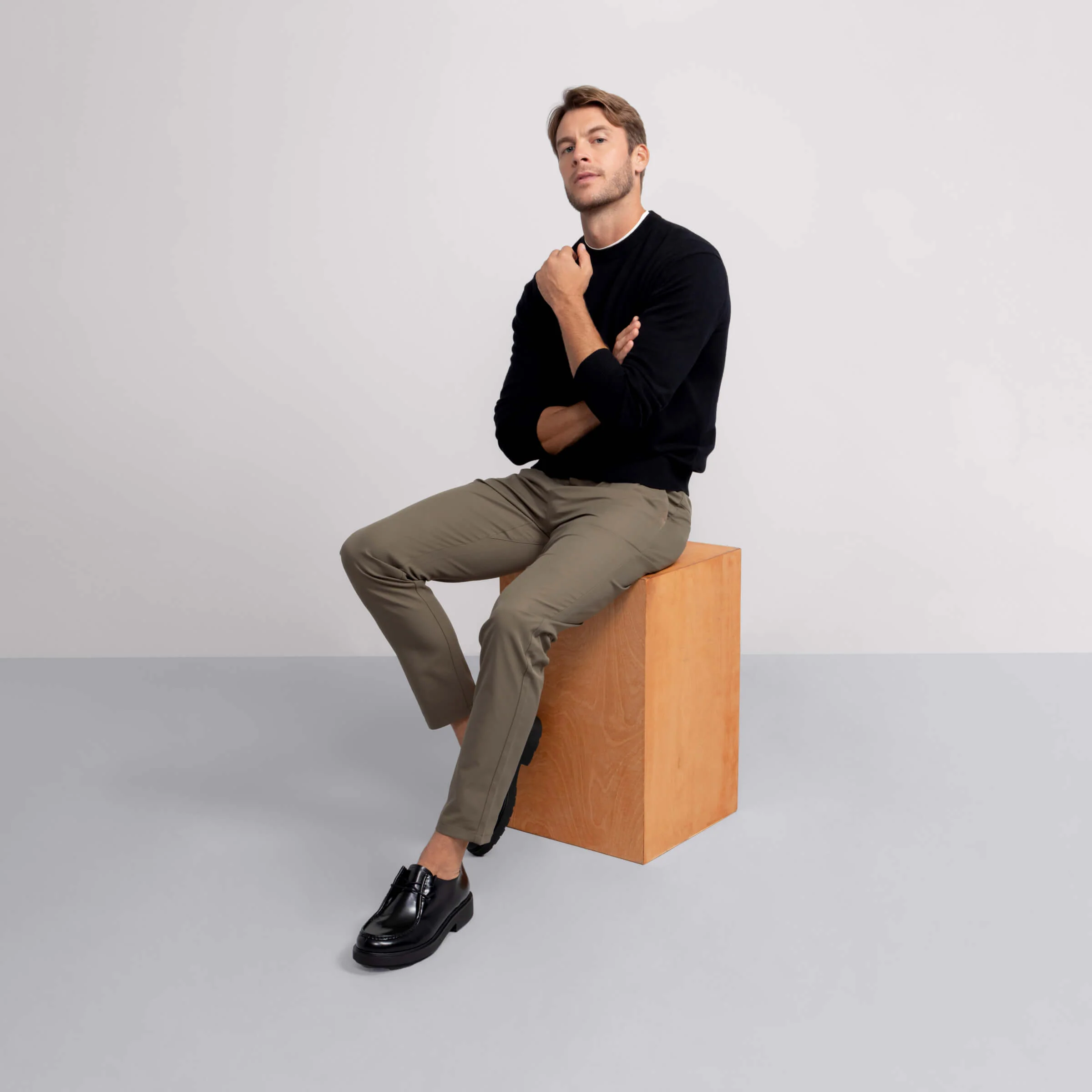 Jetsetter Tech Pant Classic Fit -- Olive Green - Image 3